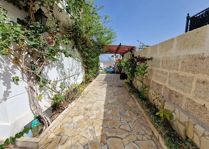 Habibi Luxury 5b וילה Chayofa