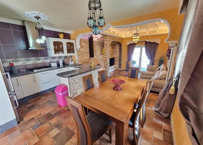 Habibi Luxury 5b וילה Chayofa