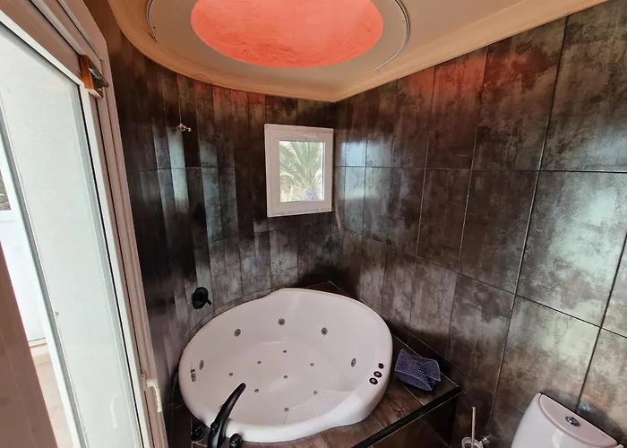 Habibi Luxury 5b וילה Chayofa